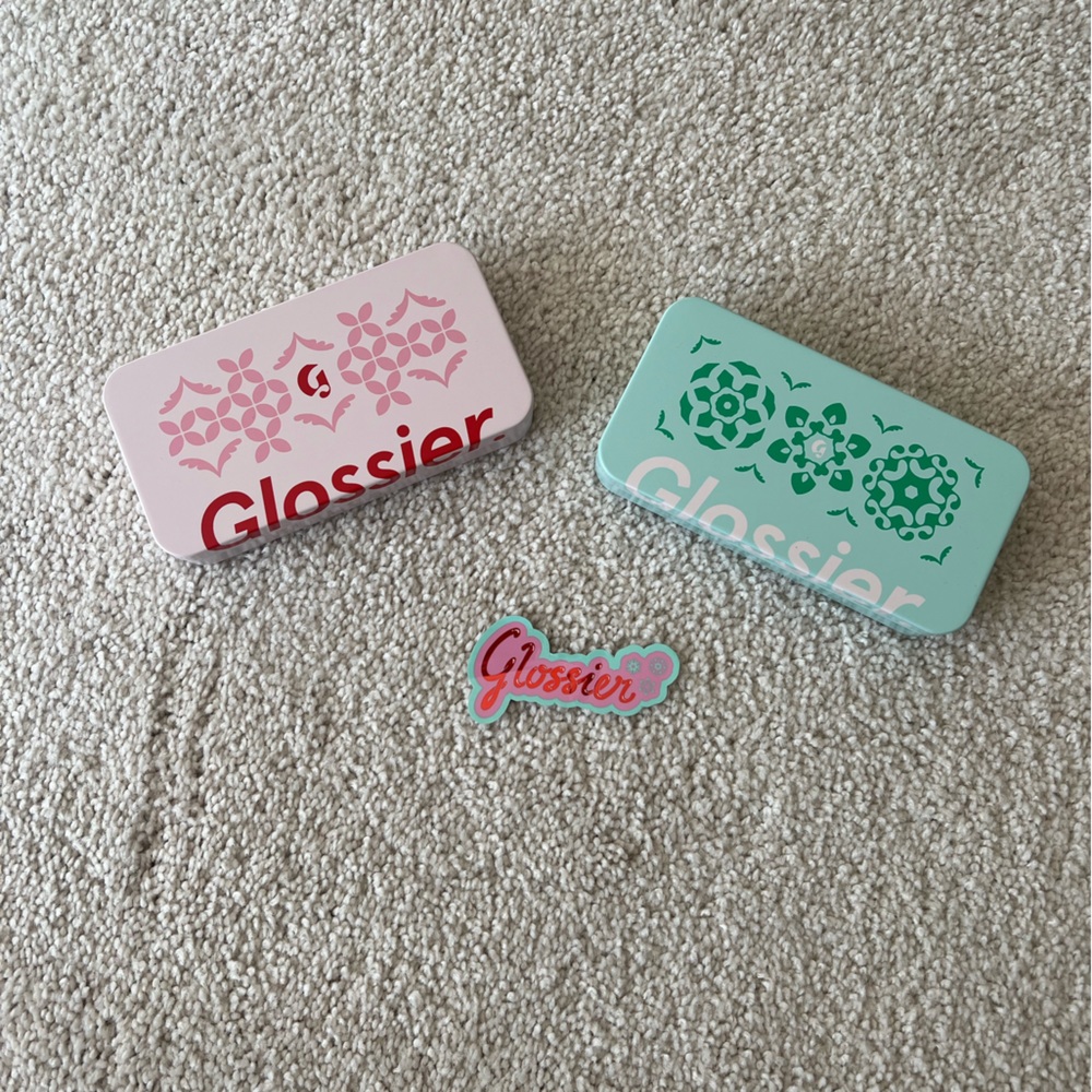 Glossier Holiday 22 Tins